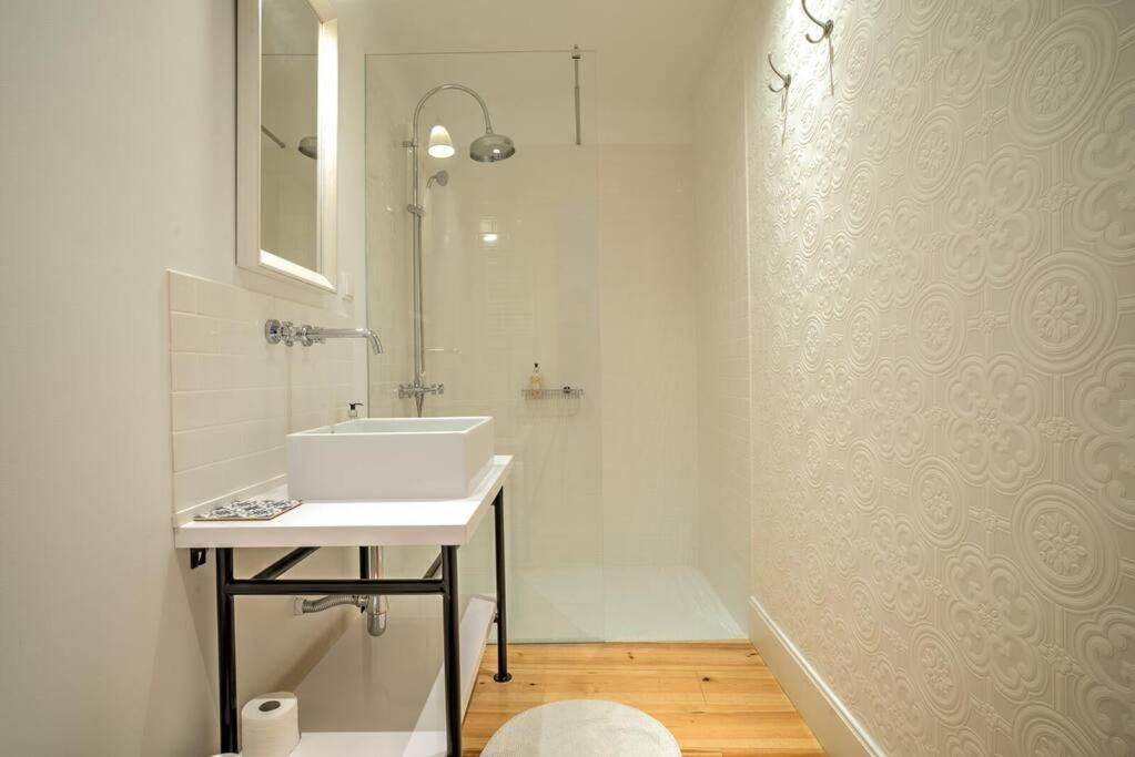 Tracey & Neill'S Place In Principe Real ลิสบอน ภายนอก รูปภาพ